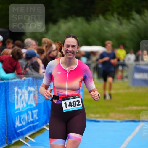 30.08.2026 - Elbe Triathlon Hamburg LAZAROV Photography http://msf.ph/oto/10064663 30.08.2026 12:06:40 Ziel 1448, 1492 meine-sportfotos.de