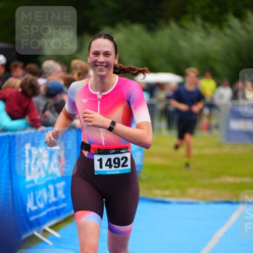 30.08.2026 - Elbe Triathlon Hamburg LAZAROV Photography http://msf.ph/oto/10064664 30.08.2026 12:06:40 Ziel 1448, 1492 meine-sportfotos.de