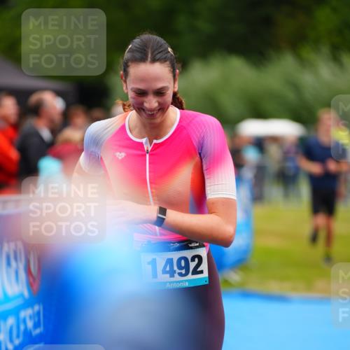 30.08.2026 - Elbe Triathlon Hamburg LAZAROV Photography http://msf.ph/oto/10064669 30.08.2026 12:06:41 Ziel 1448, 1492 meine-sportfotos.de