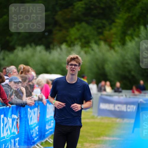 30.08.2026 - Elbe Triathlon Hamburg LAZAROV Photography http://msf.ph/oto/10064673 30.08.2026 12:06:45 Ziel 1448 meine-sportfotos.de