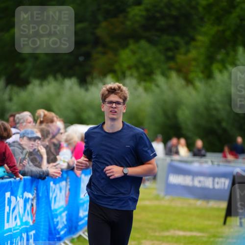 30.08.2026 - Elbe Triathlon Hamburg LAZAROV Photography http://msf.ph/oto/10064674 30.08.2026 12:06:45 Ziel 1448 meine-sportfotos.de