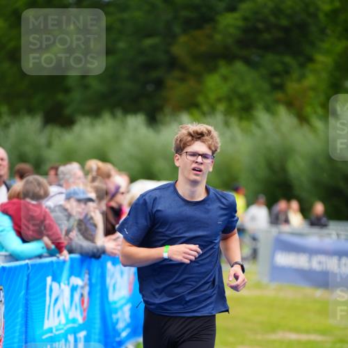 30.08.2026 - Elbe Triathlon Hamburg LAZAROV Photography http://msf.ph/oto/10064677 30.08.2026 12:06:45 Ziel 1448 meine-sportfotos.de