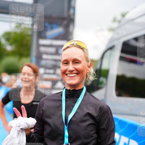 30.08.2026 - Elbe Triathlon Hamburg LAZAROV Photography http://msf.ph/oto/10064683 30.08.2026 12:06:49 Ziel 1448 meine-sportfotos.de