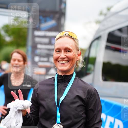 30.08.2026 - Elbe Triathlon Hamburg LAZAROV Photography http://msf.ph/oto/10064684 30.08.2026 12:06:49 Ziel 1448 meine-sportfotos.de