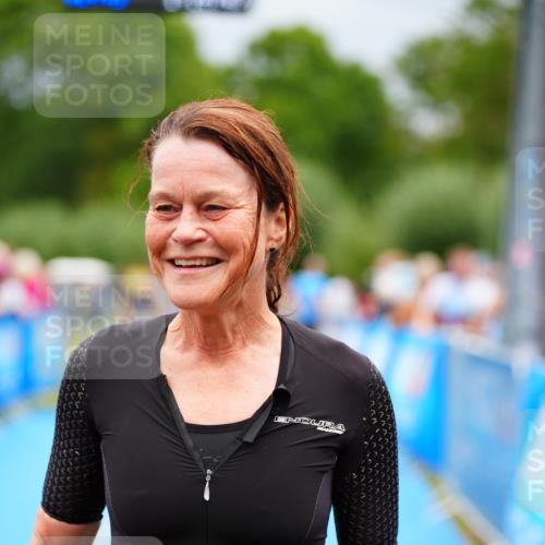 30.08.2026 - Elbe Triathlon Hamburg LAZAROV Photography http://msf.ph/oto/10064687 30.08.2026 12:06:53 Ziel 896 meine-sportfotos.de
