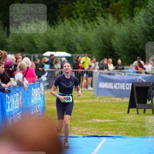 30.08.2026 - Elbe Triathlon Hamburg LAZAROV Photography http://msf.ph/oto/10064689 30.08.2026 12:06:56 Ziel 896 meine-sportfotos.de