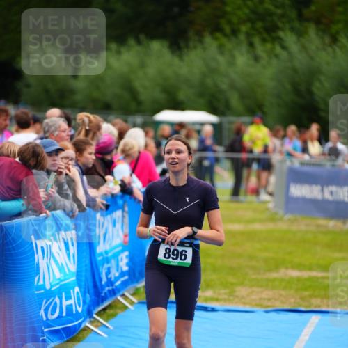 30.08.2026 - Elbe Triathlon Hamburg LAZAROV Photography http://msf.ph/oto/10064693 30.08.2026 12:06:58 Ziel 896, 1513, 1610 meine-sportfotos.de