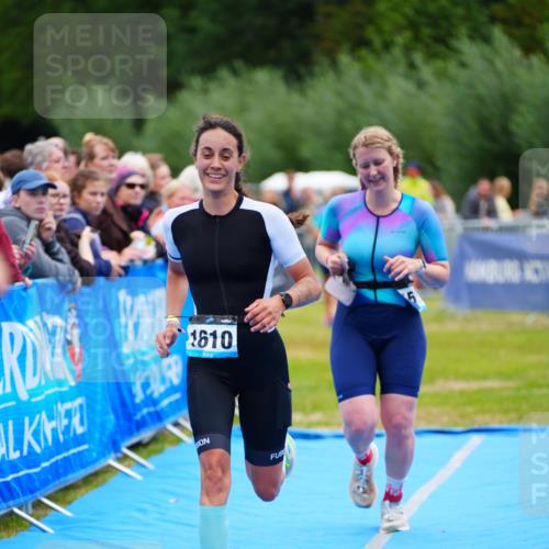 30.08.2026 - Elbe Triathlon Hamburg LAZAROV Photography http://msf.ph/oto/10064709 30.08.2026 12:07:05 Ziel 947, 1513, 1550, 1610 meine-sportfotos.de