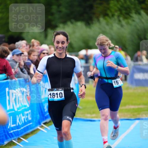 30.08.2026 - Elbe Triathlon Hamburg LAZAROV Photography http://msf.ph/oto/10064710 30.08.2026 12:07:05 Ziel 947, 1513, 1550, 1610 meine-sportfotos.de