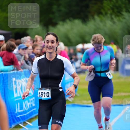 30.08.2026 - Elbe Triathlon Hamburg LAZAROV Photography http://msf.ph/oto/10064712 30.08.2026 12:07:06 Ziel 947, 1513, 1550, 1610 meine-sportfotos.de