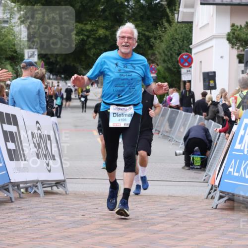 30.08.2026 - Blankeneser Heldenlauf Lena Gebhardt http://msf.ph/oto/10064715 30.08.2026 12:46:23 Ziel 4090, 4136, 4198 meine-sportfotos.de