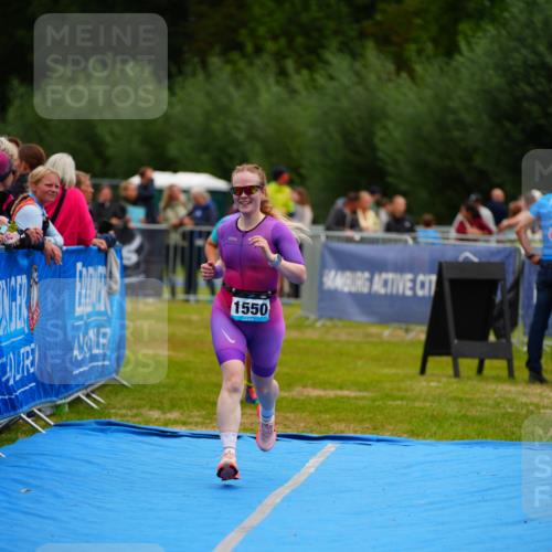 30.08.2026 - Elbe Triathlon Hamburg LAZAROV Photography http://msf.ph/oto/10064716 30.08.2026 12:07:10 Ziel 947, 1513, 1550 meine-sportfotos.de