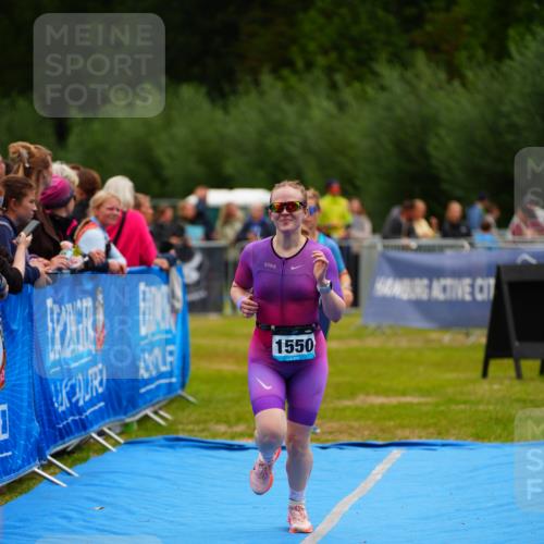 30.08.2026 - Elbe Triathlon Hamburg LAZAROV Photography http://msf.ph/oto/10064717 30.08.2026 12:07:10 Ziel 947, 1513, 1550 meine-sportfotos.de