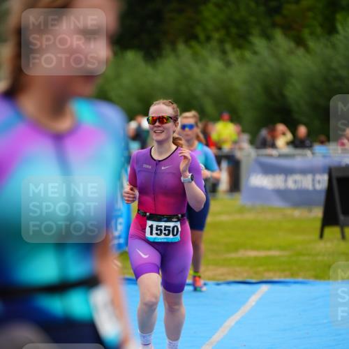 30.08.2026 - Elbe Triathlon Hamburg LAZAROV Photography http://msf.ph/oto/10064722 30.08.2026 12:07:11 Ziel 947, 1550 meine-sportfotos.de