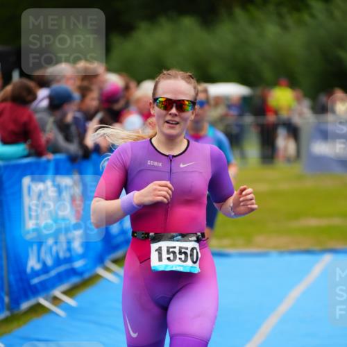 30.08.2026 - Elbe Triathlon Hamburg LAZAROV Photography http://msf.ph/oto/10064725 30.08.2026 12:07:12 Ziel 947, 1550 meine-sportfotos.de