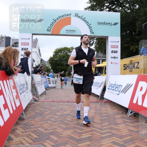 30.08.2026 - Blankeneser Heldenlauf Lena Gebhardt http://msf.ph/oto/10064741 30.08.2026 12:46:29 Ziel 4090, 4192, 4198 meine-sportfotos.de