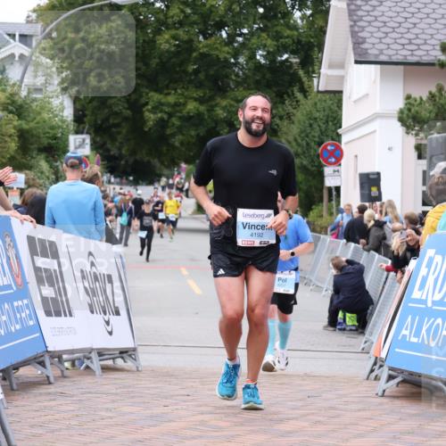 30.08.2026 - Blankeneser Heldenlauf Lena Gebhardt http://msf.ph/oto/10064749 30.08.2026 12:46:31 Ziel 4090, 4192, 4198 meine-sportfotos.de