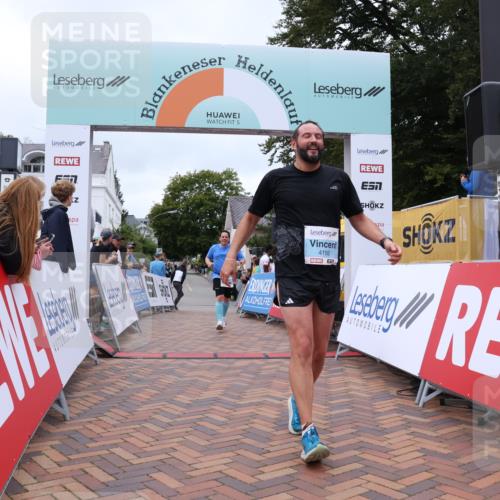 30.08.2026 - Blankeneser Heldenlauf Lena Gebhardt http://msf.ph/oto/10064769 30.08.2026 12:46:35 Ziel 4057, 4090, 4192 meine-sportfotos.de