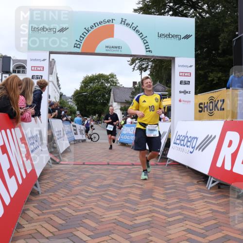 30.08.2026 - Blankeneser Heldenlauf Lena Gebhardt http://msf.ph/oto/10064815 30.08.2026 12:46:52 Ziel 4175, 4315, 4442 meine-sportfotos.de