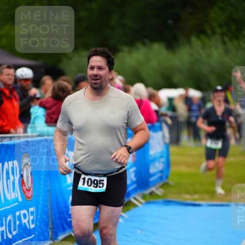 30.08.2026 - Elbe Triathlon Hamburg LAZAROV Photography http://msf.ph/oto/10064818 30.08.2026 12:07:57 Ziel 835, 1095, 1501 meine-sportfotos.de