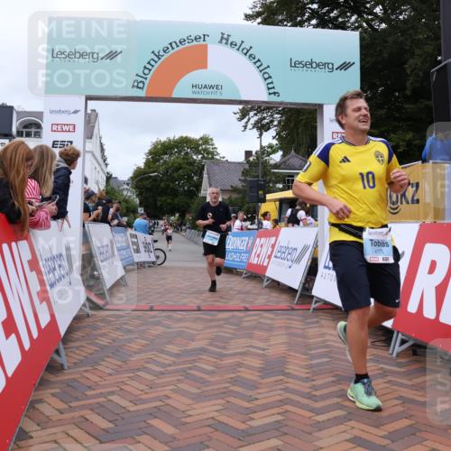 30.08.2026 - Blankeneser Heldenlauf Lena Gebhardt http://msf.ph/oto/10064819 30.08.2026 12:46:53 Ziel 4175, 4315, 4442 meine-sportfotos.de