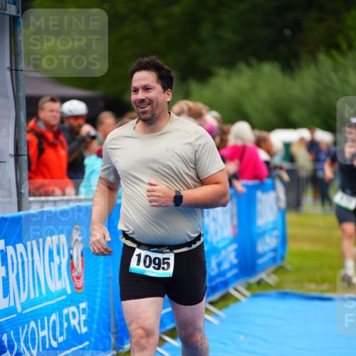 30.08.2026 - Elbe Triathlon Hamburg LAZAROV Photography http://msf.ph/oto/10064820 30.08.2026 12:07:57 Ziel 835, 1095, 1501 meine-sportfotos.de