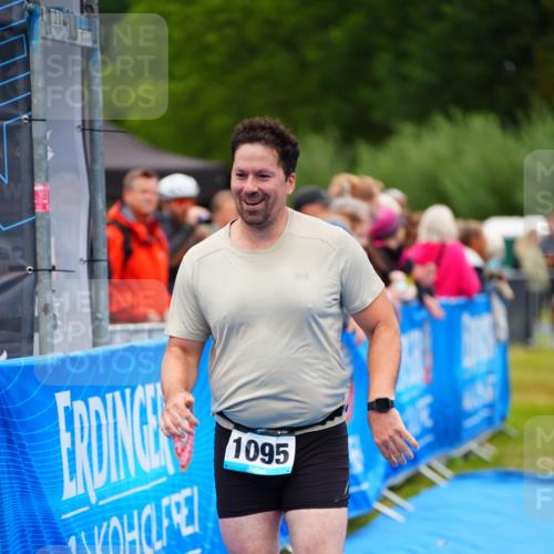 30.08.2026 - Elbe Triathlon Hamburg LAZAROV Photography http://msf.ph/oto/10064821 30.08.2026 12:07:57 Ziel 835, 1095, 1501 meine-sportfotos.de