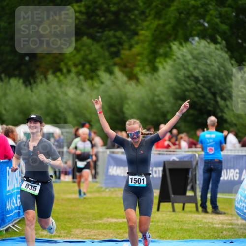 30.08.2026 - Elbe Triathlon Hamburg LAZAROV Photography http://msf.ph/oto/10064824 30.08.2026 12:07:58 Ziel 835, 1095, 1501 meine-sportfotos.de