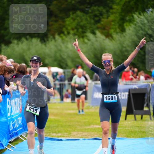 30.08.2026 - Elbe Triathlon Hamburg LAZAROV Photography http://msf.ph/oto/10064828 30.08.2026 12:07:59 Ziel 835, 1095, 1366, 1501 meine-sportfotos.de
