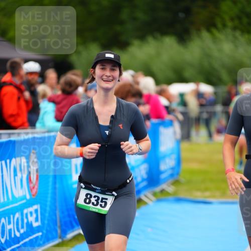 30.08.2026 - Elbe Triathlon Hamburg LAZAROV Photography http://msf.ph/oto/10064838 30.08.2026 12:08:01 Ziel 835, 1366, 1501 meine-sportfotos.de