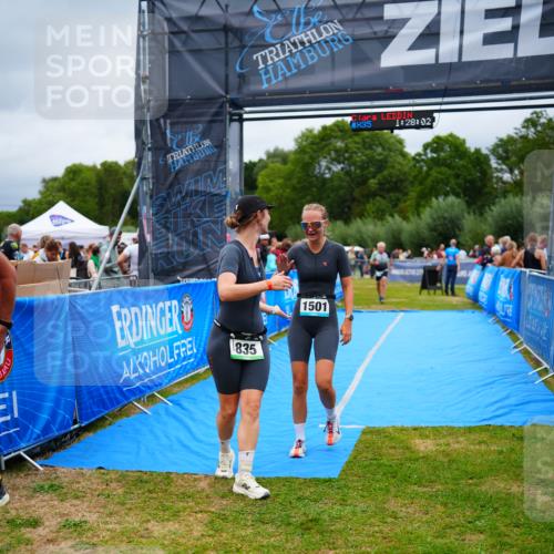 30.08.2026 - Elbe Triathlon Hamburg LAZAROV Photography http://msf.ph/oto/10064841 30.08.2026 12:08:03 Ziel 835, 1366, 1501 meine-sportfotos.de
