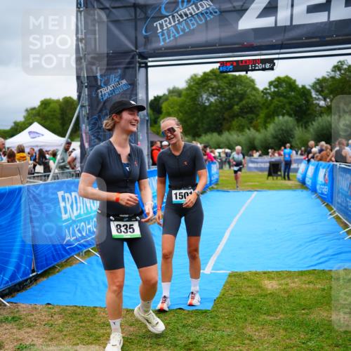 30.08.2026 - Elbe Triathlon Hamburg LAZAROV Photography http://msf.ph/oto/10064846 30.08.2026 12:08:03 Ziel 835, 1366, 1501 meine-sportfotos.de