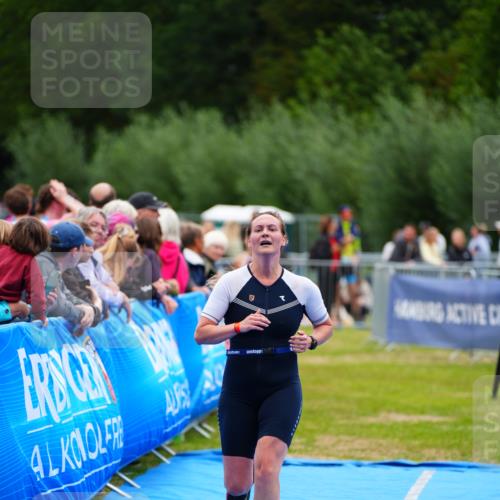 30.08.2026 - Elbe Triathlon Hamburg LAZAROV Photography http://msf.ph/oto/10064860 30.08.2026 12:08:17 Ziel 840, 1584 meine-sportfotos.de