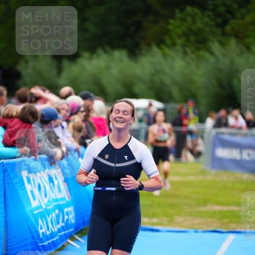 30.08.2026 - Elbe Triathlon Hamburg LAZAROV Photography http://msf.ph/oto/10064864 30.08.2026 12:08:18 Ziel 840, 1584, 1658 meine-sportfotos.de