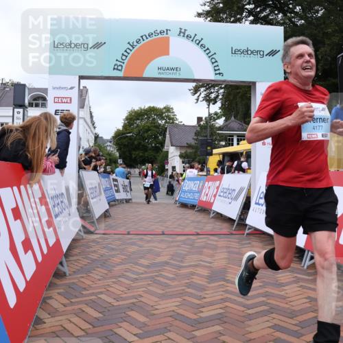 30.08.2026 - Blankeneser Heldenlauf Lena Gebhardt http://msf.ph/oto/10064876 30.08.2026 12:47:09 Ziel 4177, 4236, 4384 meine-sportfotos.de