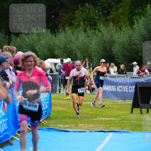 30.08.2026 - Elbe Triathlon Hamburg LAZAROV Photography http://msf.ph/oto/10064882 30.08.2026 12:08:25 Ziel 840, 1355, 1633, 1658 meine-sportfotos.de
