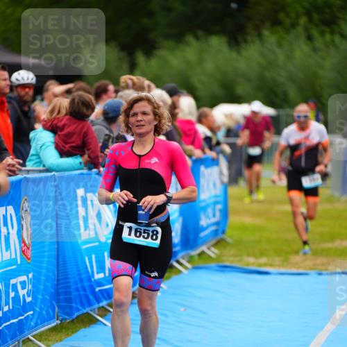 30.08.2026 - Elbe Triathlon Hamburg LAZAROV Photography http://msf.ph/oto/10064883 30.08.2026 12:08:25 Ziel 840, 1355, 1633, 1658 meine-sportfotos.de