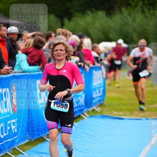 30.08.2026 - Elbe Triathlon Hamburg LAZAROV Photography http://msf.ph/oto/10064885 30.08.2026 12:08:26 Ziel 840, 1355, 1357, 1633, 1658 meine-sportfotos.de