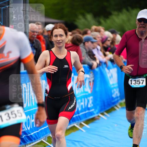 30.08.2026 - Elbe Triathlon Hamburg LAZAROV Photography http://msf.ph/oto/10064908 30.08.2026 12:08:34 Ziel 1355, 1357, 1633 meine-sportfotos.de