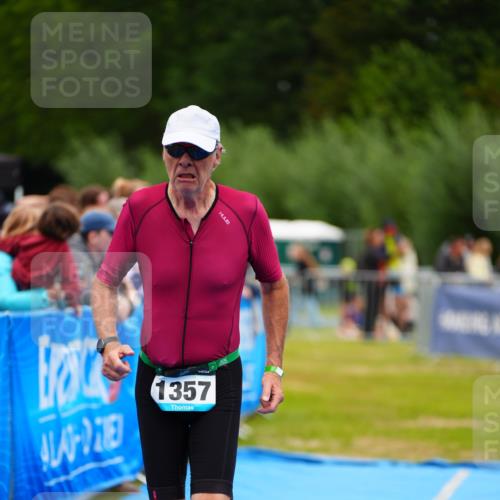 30.08.2026 - Elbe Triathlon Hamburg LAZAROV Photography http://msf.ph/oto/10064910 30.08.2026 12:08:34 Ziel 1355, 1357, 1633 meine-sportfotos.de