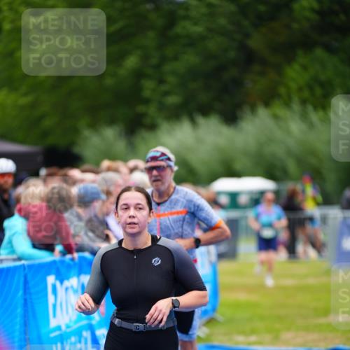 30.08.2026 - Elbe Triathlon Hamburg LAZAROV Photography http://msf.ph/oto/10064929 30.08.2026 12:08:50 Ziel 789, 915 meine-sportfotos.de