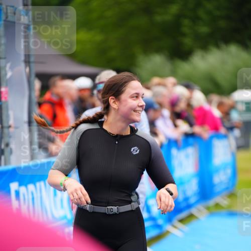 30.08.2026 - Elbe Triathlon Hamburg LAZAROV Photography http://msf.ph/oto/10064933 30.08.2026 12:08:51 Ziel 789, 915 meine-sportfotos.de