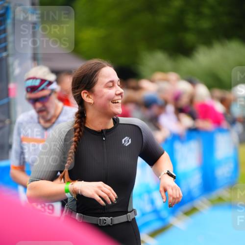 30.08.2026 - Elbe Triathlon Hamburg LAZAROV Photography http://msf.ph/oto/10064935 30.08.2026 12:08:51 Ziel 789, 915 meine-sportfotos.de