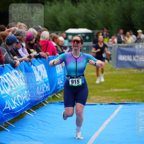 30.08.2026 - Elbe Triathlon Hamburg LAZAROV Photography http://msf.ph/oto/10064942 30.08.2026 12:08:56 Ziel 915, 1472 meine-sportfotos.de