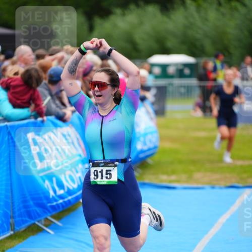 30.08.2026 - Elbe Triathlon Hamburg LAZAROV Photography http://msf.ph/oto/10064949 30.08.2026 12:08:57 Ziel 915, 1472 meine-sportfotos.de