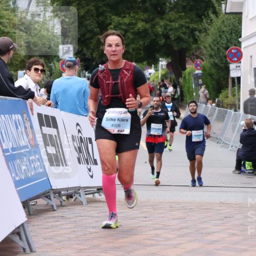 30.08.2026 - Blankeneser Heldenlauf Lena Gebhardt http://msf.ph/oto/10064962 30.08.2026 12:48:19 Ziel 4006 meine-sportfotos.de