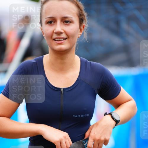 30.08.2026 - Elbe Triathlon Hamburg LAZAROV Photography http://msf.ph/oto/10064972 30.08.2026 12:09:09 Ziel 1664 meine-sportfotos.de