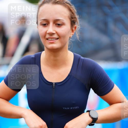 30.08.2026 - Elbe Triathlon Hamburg LAZAROV Photography http://msf.ph/oto/10064974 30.08.2026 12:09:09 Ziel 1664 meine-sportfotos.de