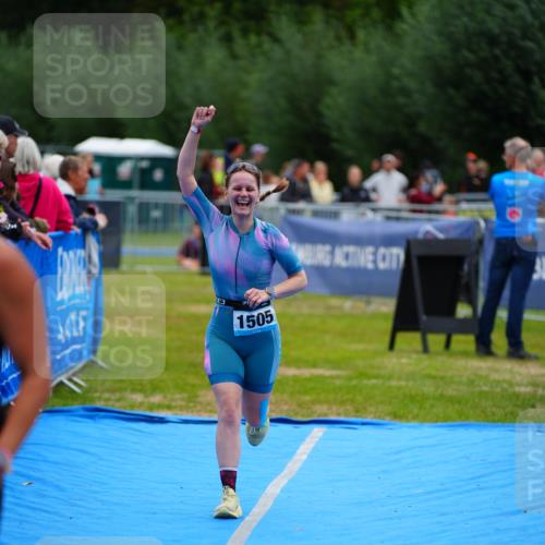 30.08.2026 - Elbe Triathlon Hamburg LAZAROV Photography http://msf.ph/oto/10064988 30.08.2026 12:09:18 Ziel 1505, 1664 meine-sportfotos.de