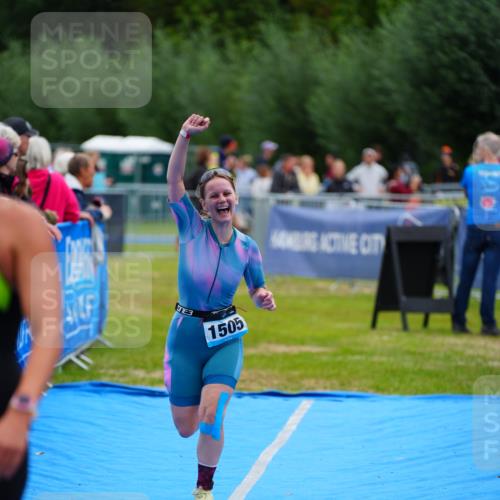 30.08.2026 - Elbe Triathlon Hamburg LAZAROV Photography http://msf.ph/oto/10064990 30.08.2026 12:09:18 Ziel 1505, 1664 meine-sportfotos.de